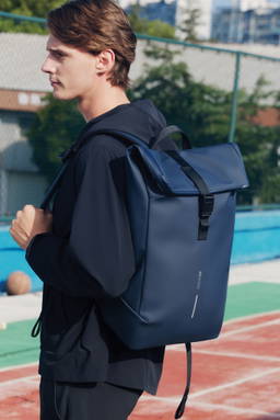 Urban water-resistant flap-top rugzak