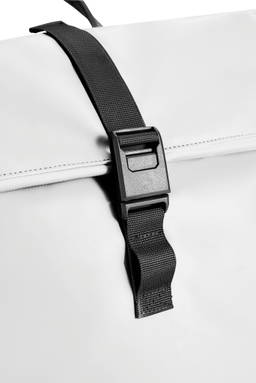 Urban water-resistant flap-top rugzak