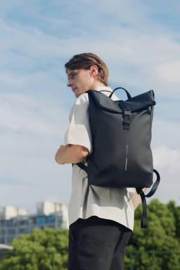 Urban water-resistant flap-top rugzak
