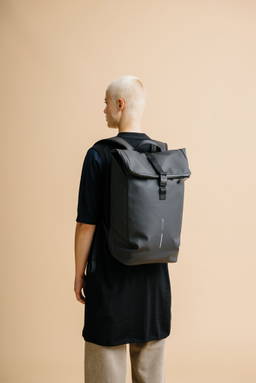 Urban water-resistant flap-top rugzak