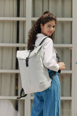 Urban water-resistant flap-top rugzak