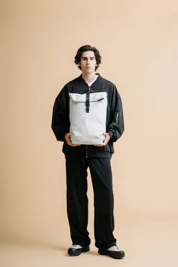 Urban water-resistant flap-top rugzak