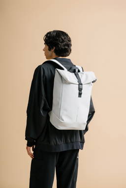 Urban water-resistant flap-top rugzak