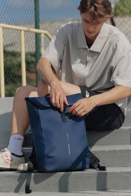 Urban water-resistant flap-top rugzak