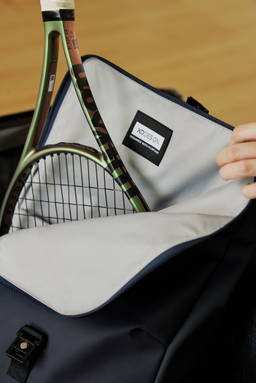Urban water-resistant flap-top rugzak