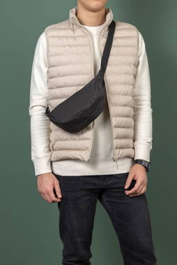 Crescent AWARE™ RPET halve maan sling bag