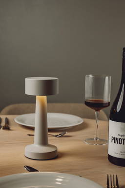 VINGA Maris RCS recycled ABS tafel lamp