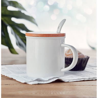 KENYA Mok met lepel