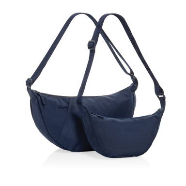 Crescent XL AWARE™ RPET halve maan sling bag