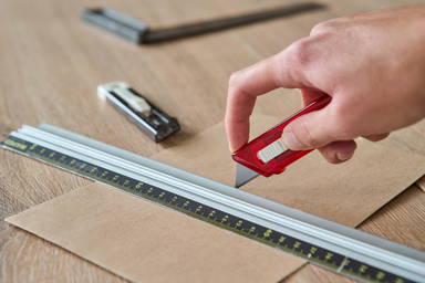Transparenter Promotion-Cuttermesser - Rot