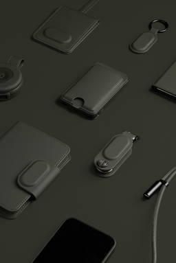 VINGA Baltimore RCS Passport houder met Dual FInder