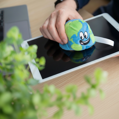 Schmoozies® Globe