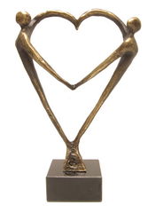 Love sculpture “Heart for each other”