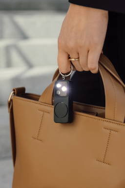 GuardBuddy RCS persoonlijke alarm met USB-C-opladen